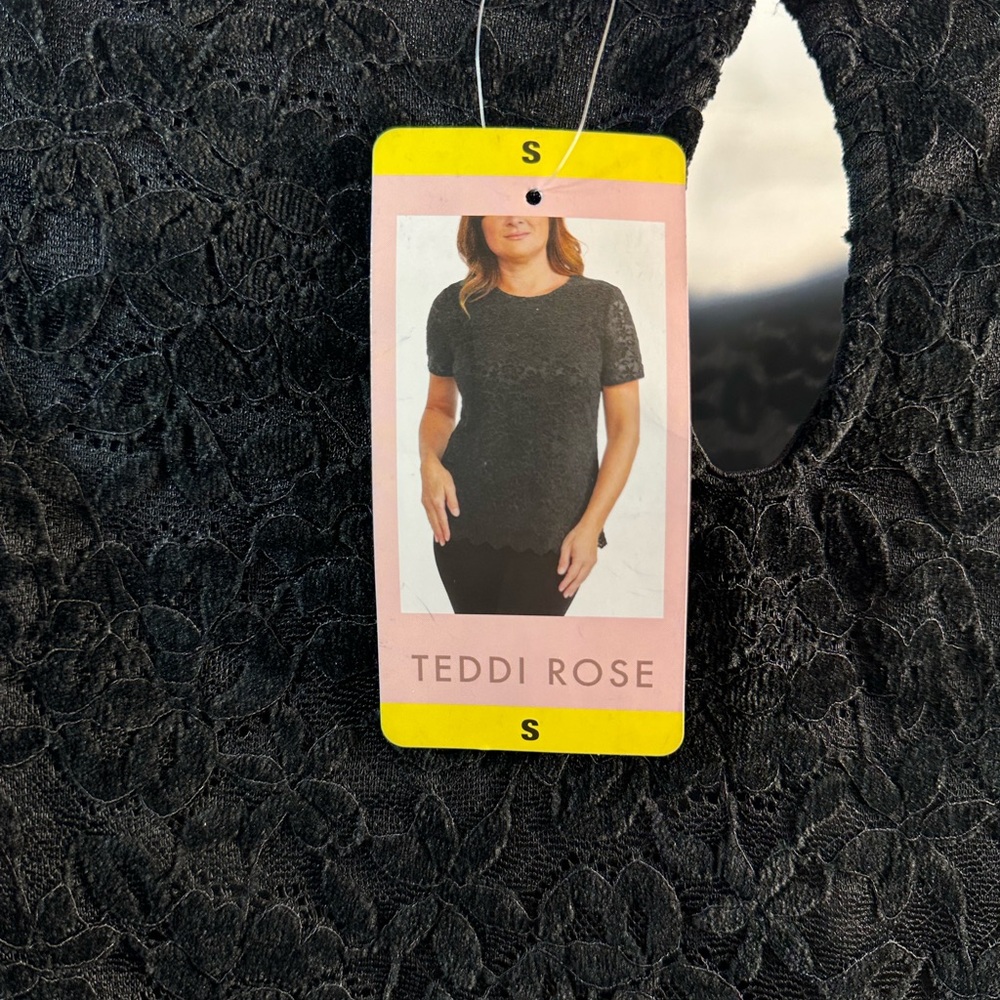 Teddi Rose Ladies' Lace Top/size small - Picture 5 of 5